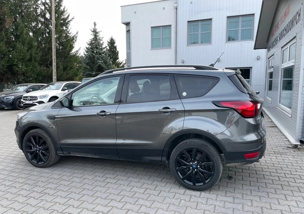 Ford Escape cena 64900 przebieg: 110000, rok produkcji 2019 z Poniec małe 106